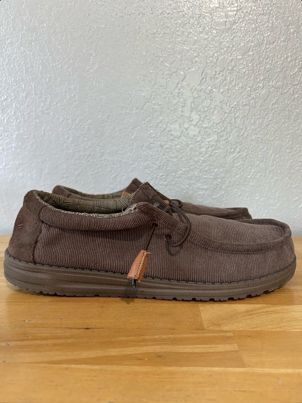 Hey Dude Wally Corduroy Chocolate Brown Loafers Men’s 11 Casual Comfort